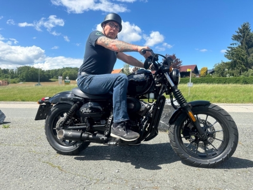 Neu Jahrs Angebot Hyosung Aquila GV 125 S Modell 25 Chopper